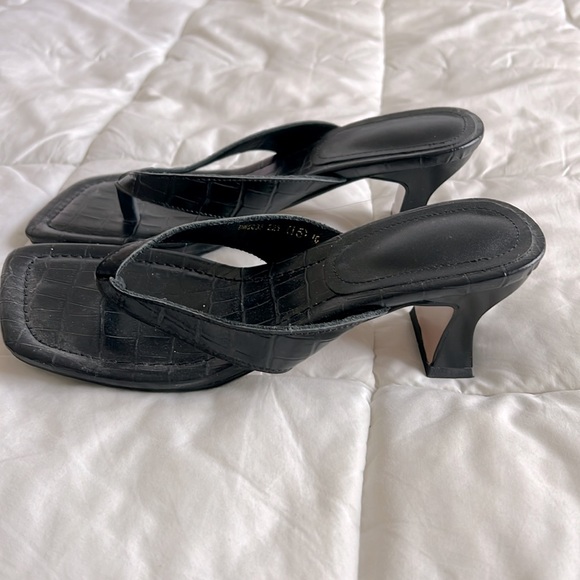 Square toe heels - Picture 3 of 3